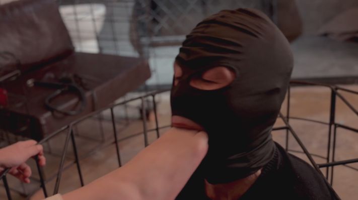 主题刑房恋足耳光 YC-220123-2