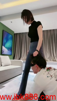 套路直播【简一】御姐高跟踩狗舌头 踩狗爪子 bf23381