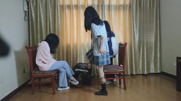 【最抗揍M】假期学生们群殴班主任 bf11884