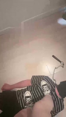 【不期而遇S】高难度挑战餐厅恋足踢档羞辱贱狗_HD绳艺资源