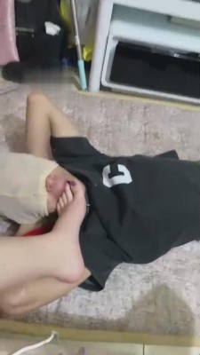 【鬼鬼】强行开发素人小哥喝洗脚奶 bf11868