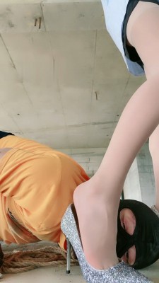 【美离子】户外工地重度虐绿帽 bf18408