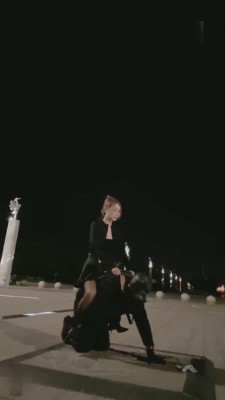 【妮可】御姐户外遛废物狗 bf17788