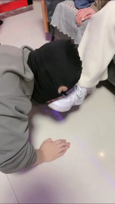 【精神小妹】双女神运动鞋棉袜踩虐 bf22970_HD绳艺资源