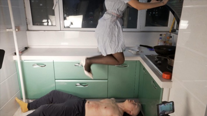 【W.K.T】—圆圆的绝对暴力踩踏 YC-221227-4