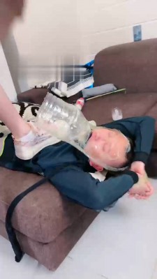 【艾琳】重口-成吨的口水呕吐物/浓痰喂食专场 bf17816