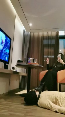 【猫神大人】黑短靴御姐蹂躏 bf22837