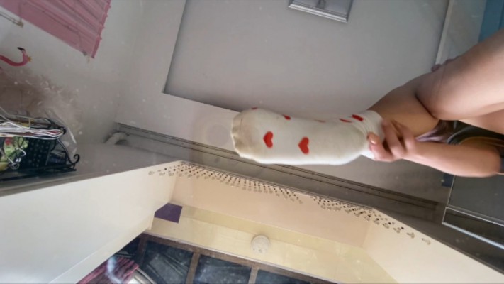 【芊芊】POV脏袜裸足踩脸