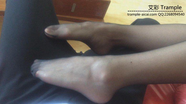 【黑丝终极福利】高傲女老板的黑丝剧情丝情袜虐。