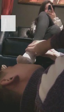 【VIVI】酒吧臭棉袜跺死贱狗