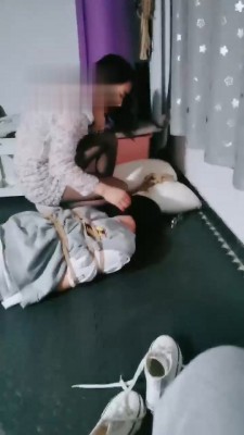 【杰哥】素人帆布鞋白袜辱狗 bf19280