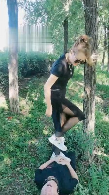 【梦蝶女王】户外抓住偷拍狂虐待 bf17570