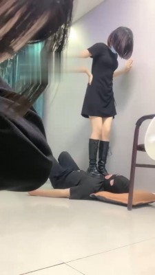 【精神小妹】被素人学生主群调群虐【续集】 bf17798