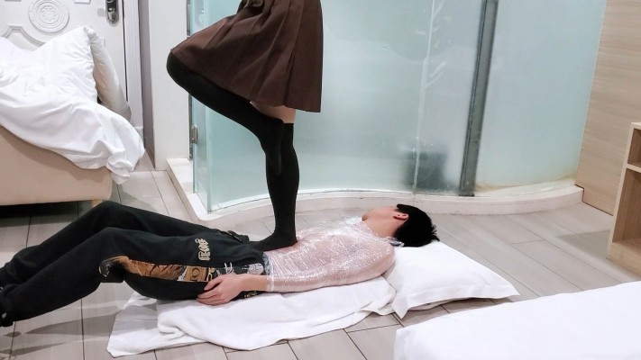 【橘子粥】保鲜膜缠身强制踩踏 YC-230223-7