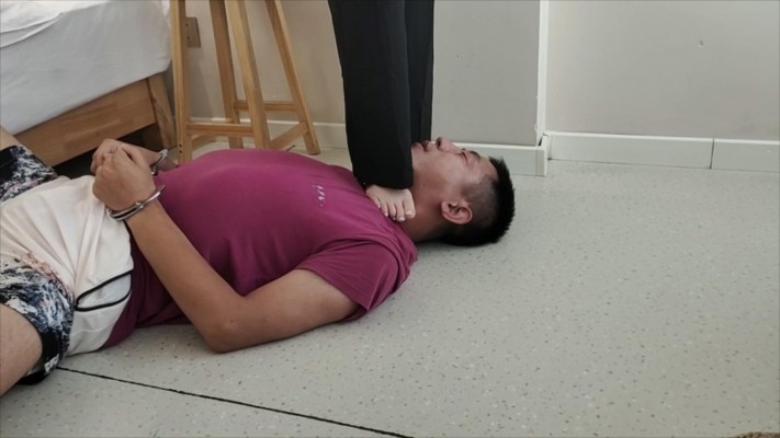 研主大大踩脖子踩死 YC-221017-4