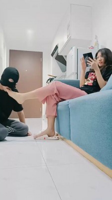 【嘉妮】闻运动后的棉袜臭脚【完整版】 bf18804