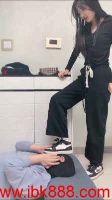 【精神小妹】3S学生主全体重踩头/跺头 bf23567