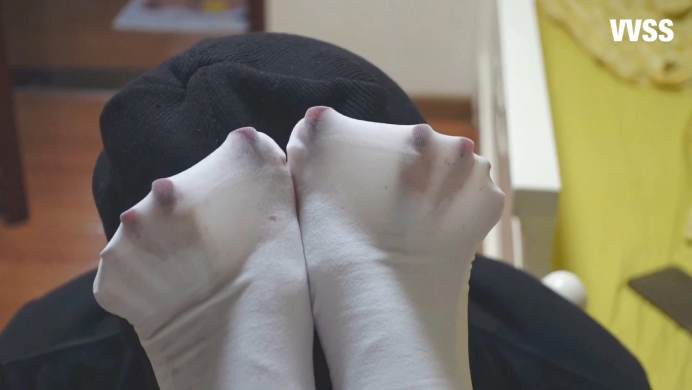 小偷被瑶酱抓住后强迫吃脚舔袜坐脸窒息