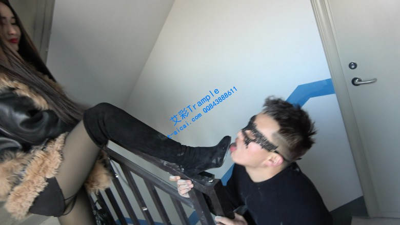 【冷柔】楼道靴子喂食超脏食物