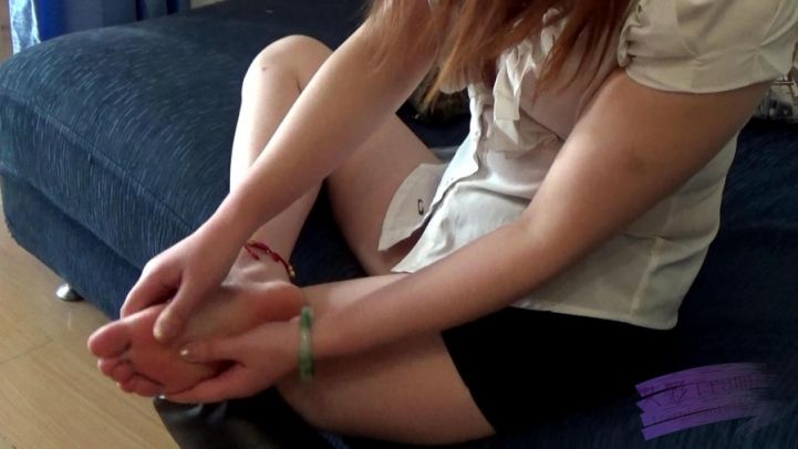 玥玥过膝黑色高筒靴扭伤按摩_HD绳艺资源