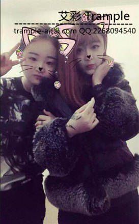 猥琐男墙角被群殴