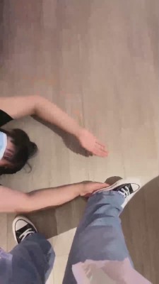 【橘子没熟】让母狗舔脏匡威 bf18041