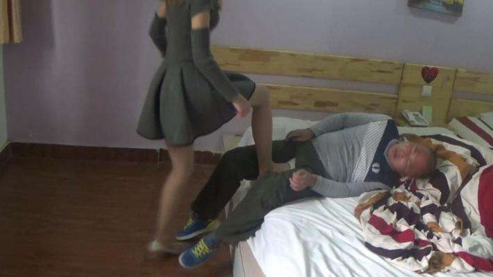 女特工诱杀对手训练