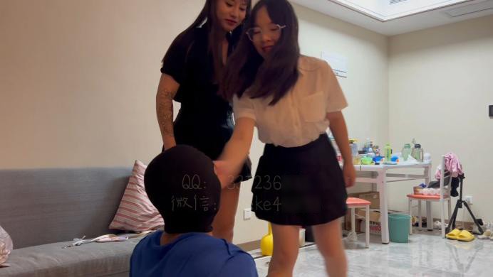 【剧情】欠钱不还的下场【珂玥S】带18岁妹妹踩踏耳光踢打跳踩欠钱的老赖 YC-220725-3