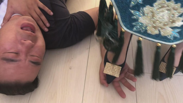 新婚之夜新郎沦为美新娘的脚垫 YC-220113-5