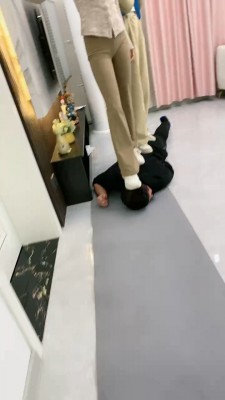 【麋鹿银儿】双S-袜子塞嘴踩踏/暴力踢打 bf23280