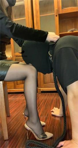 【美杜莎】办公室又遇骚狗 bf21476