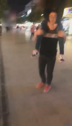 多女主商业街调教