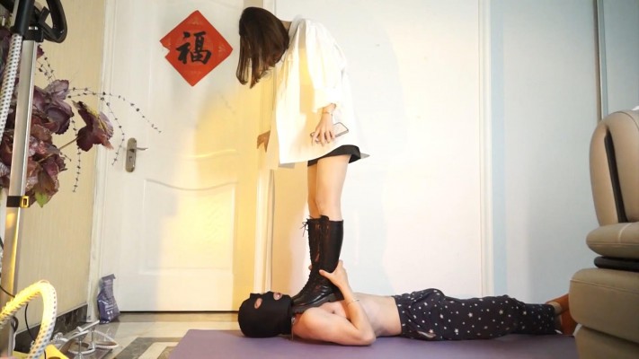 【黑丝诱惑】沐沐肉丝长靴踩脖子窒息 YC-220421-7