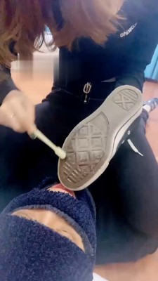 【冷鸢大大】强制舔多双脏鞋底 bf21614