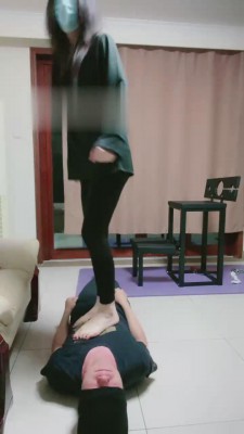 【潇潇女主】圈养狗奴被完虐 bf15595