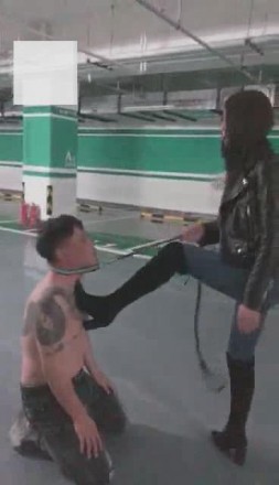 【VIVI】大片！yapoo车库吊打重度刑虐