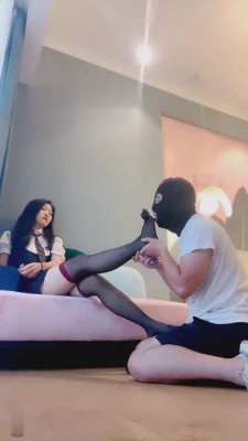 【爪爪】黑丝小姐姐羞辱地毯奶狗 bf17393