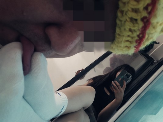 【不良女学生】匡威鞋底踏舌头 YC-220807-4