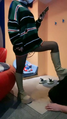 【伍玥】长靴+运动鞋踩小胖 bf22744