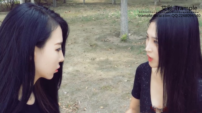 美女公园教闺蜜踢裆虐蛋（有花絮） 180624-6_HD绳艺资源