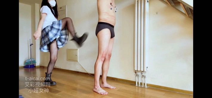 00后小娅女神暴虐犯错贱狗 YC-220822-2