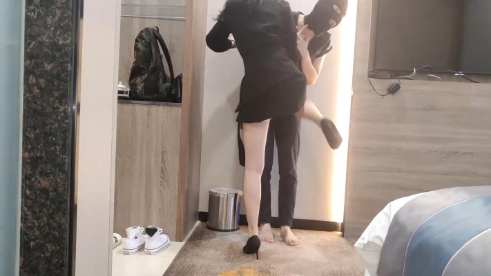 长腿女神小鱼大人高跟踢裆膝顶潜入内部奸细 YC-210930