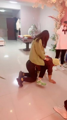 【精神小妹】精彩-素人群调原味鞋袜辱狗 bf20125