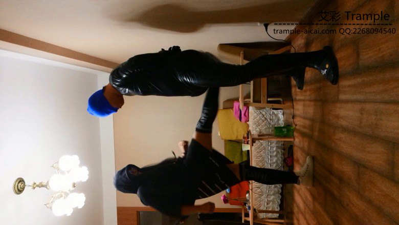 街舞少女真实踢裆