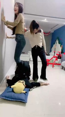 【精神小妹】双S素人踩/踹/打 bf22367