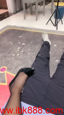 套路直播【伊兮夫妻】高跟黑丝裸足辱绿帽 bf23430