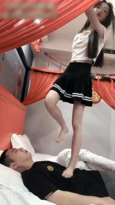 【LAPAPA】初柒碎蛋者 剧情版 心狠手辣的校花霸占同学财产舔脚踩踏脚耳光YC-220709