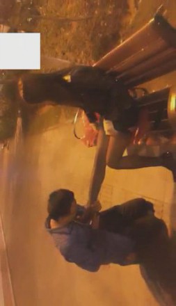 VIVI圣诞节马路边花式圣水超刺激_HD绳艺资源