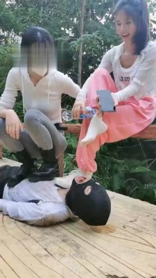 【暴力美学】户外发现小乞丐虐成狗【双视角版】 bf18586