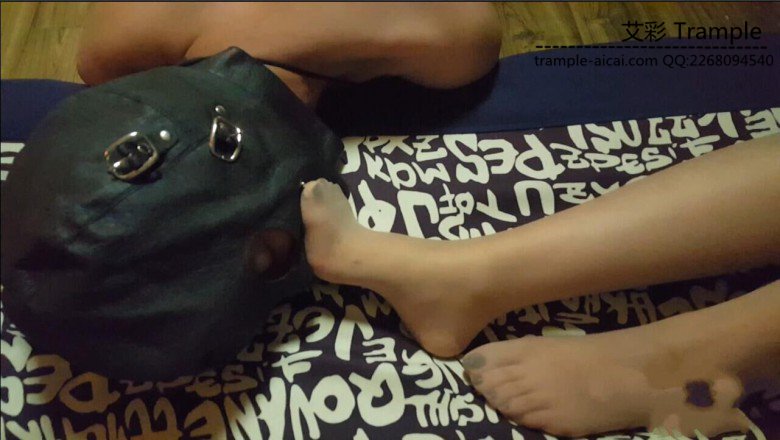 最新艾丝女王居家系列—–调教不听话的初学者